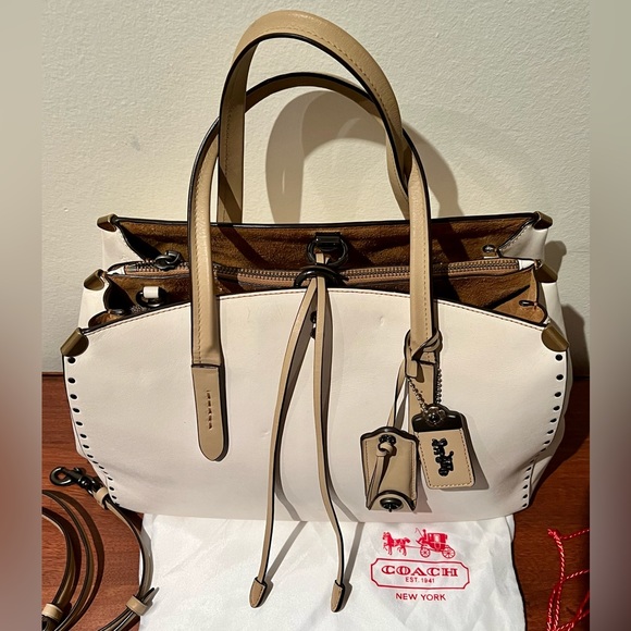 Coach 1941 Cooper Carryall in Chalk & Beechwood with Border Rivets Colorblock - Picture 2 of 9